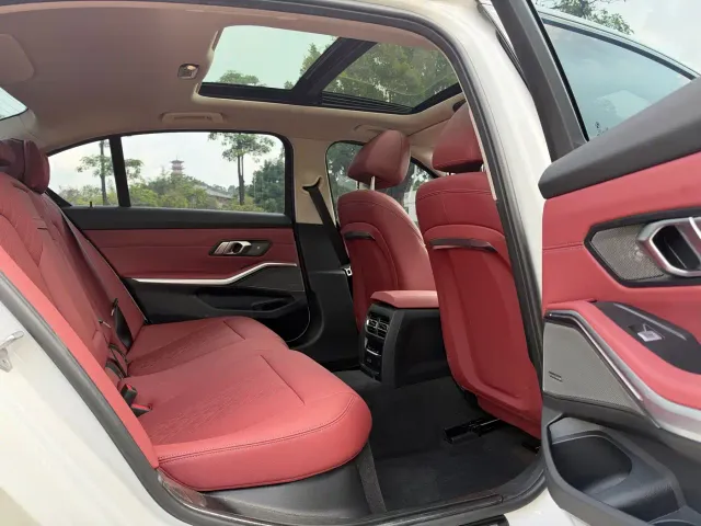 BMW 3 Series — Фото автомобиля 11