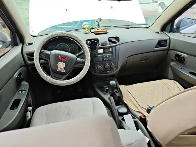 Wuling Hongguang — Фото автомобиля 10