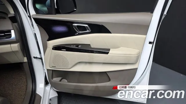 Kia Carnival Generation 4 — Фото автомобиля 14