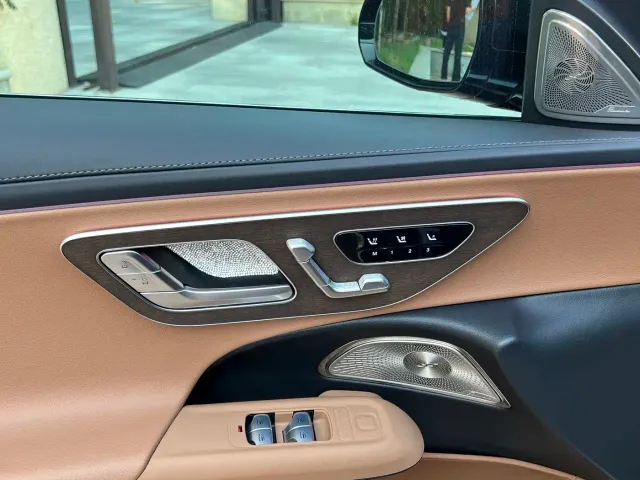 Mercedes-Benz E-Class — Фото автомобиля 9