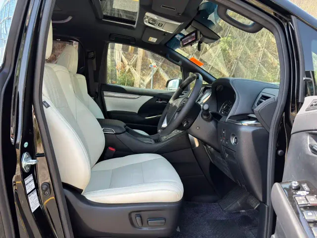 Toyota Alphard — Фото автомобиля 9