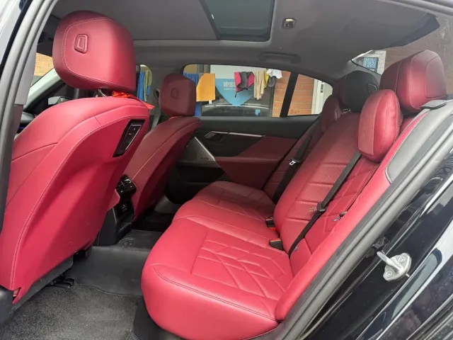 BMW 5 Series — Фото автомобиля 9