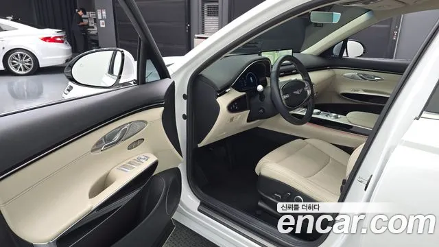 Genesis GV70 — Фото автомобиля 10