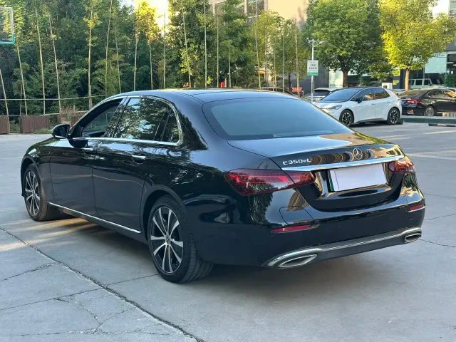 Mercedes-Benz E-Class — Фото автомобиля 9