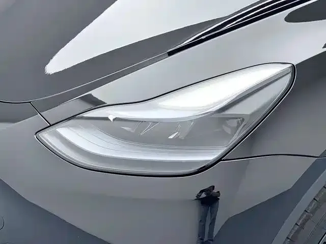 Tesla Model Y — Фото автомобиля 19