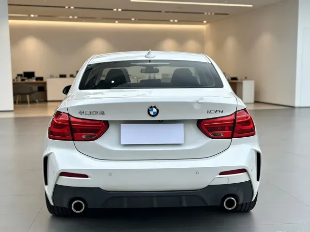 BMW 1 Series — Фото автомобиля 3