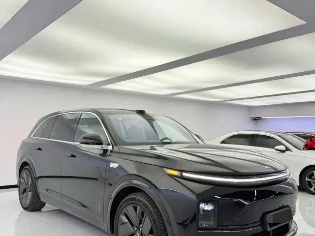 Li Auto L7 — Фото автомобиля 3