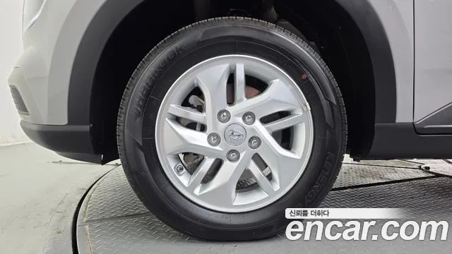 Hyundai Venue — Фото автомобиля 5