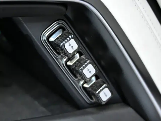 BYD FangChengBao Leopard 8 — Фото автомобиля 25
