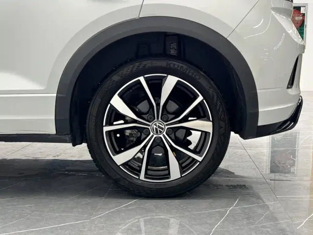 Volkswagen T-Roc — Фото автомобиля 24