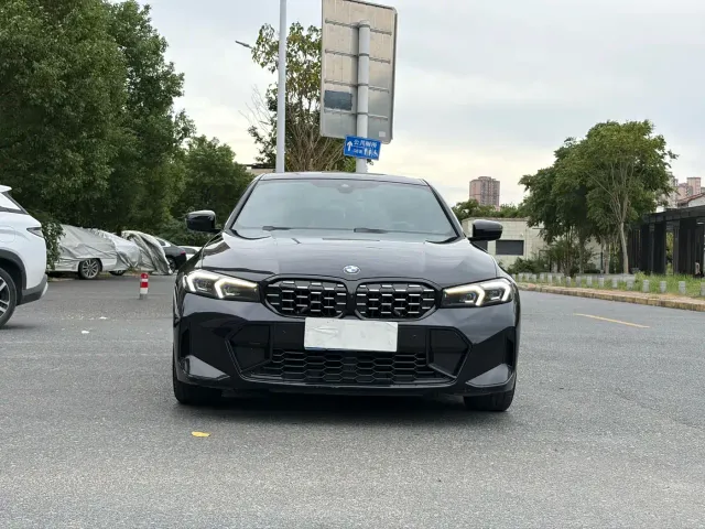 BMW 3 Series — Фото автомобиля 2