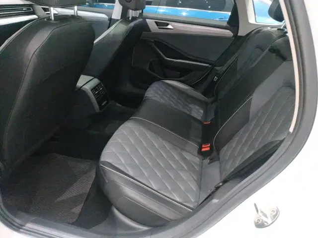 Volkswagen Sagitar — Фото автомобиля 16