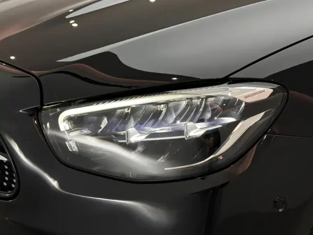 Mercedes-Benz E-Class — Фото автомобиля 19