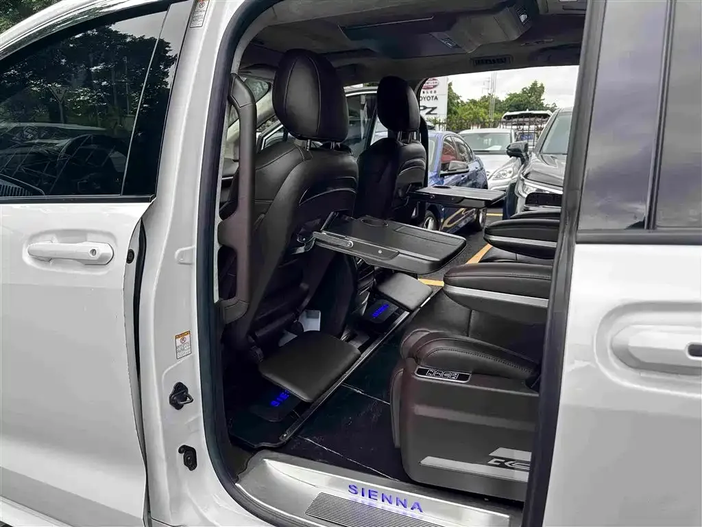 Toyota Toyota Sienna 2021 2.5L Hybrid Comfort Edition — Фото автомобиля 19