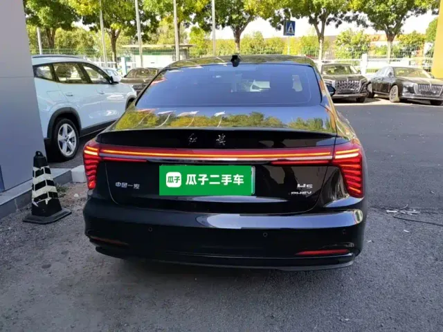 Hongqi H5 PHEV — Фото автомобиля 5