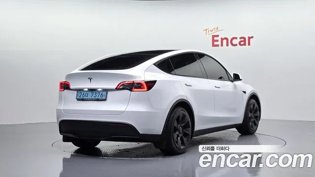 Фотография автомобиля — Tesla Model Y