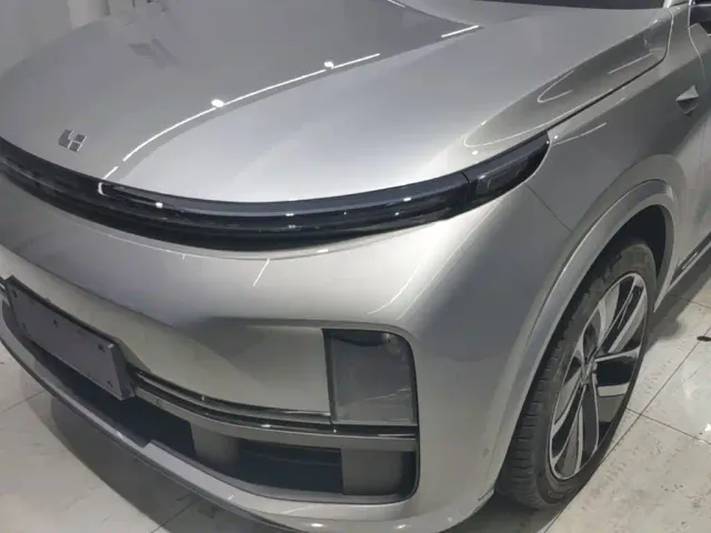 Li Auto L9 — Фото автомобиля 23
