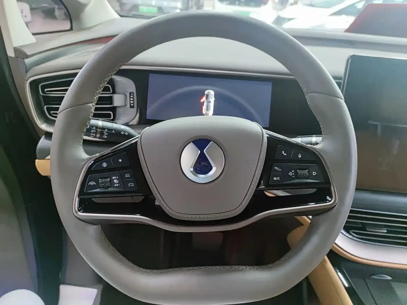 Denza Denza D9 2022 DM-i 970 AWD Flagship — Фото автомобиля 16