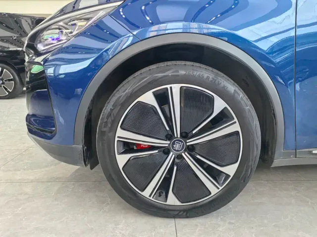BYD Tang — Фото автомобиля 8