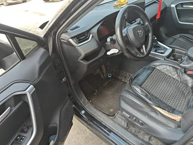 Toyota Wildlander — Фото автомобиля 15