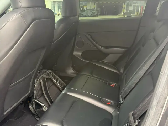 Tesla Model Y — Фото автомобиля 8