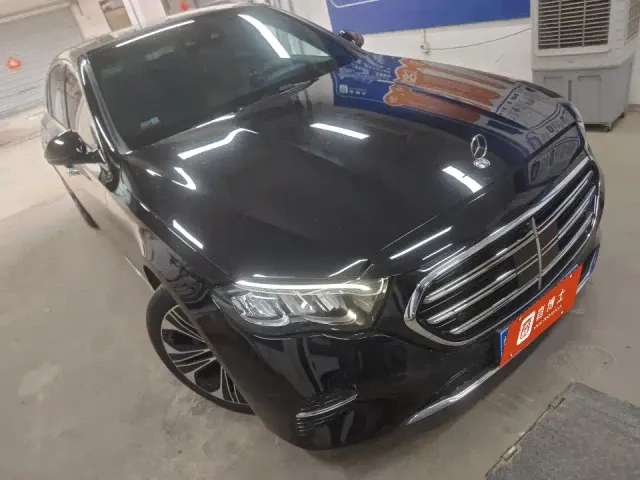 Mercedes-Benz E-Class — Фото автомобиля 2