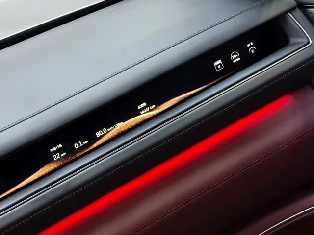Nio ES8 — Фото автомобиля 10