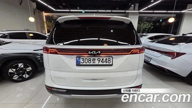 Kia Carnival Generation 4 — Фото автомобиля 5