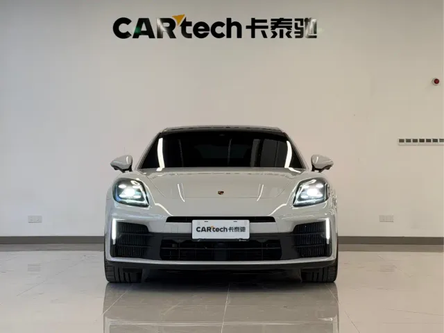 Porsche Panamera — Фото автомобиля 2