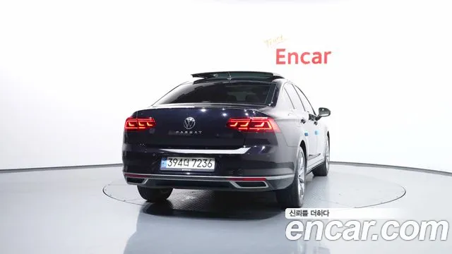 Volkswagen Passat — Фото автомобиля 4