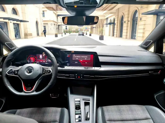 Volkswagen Golf GTI — Фото автомобиля 5