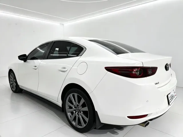 Mazda Axela — Фото автомобиля 6