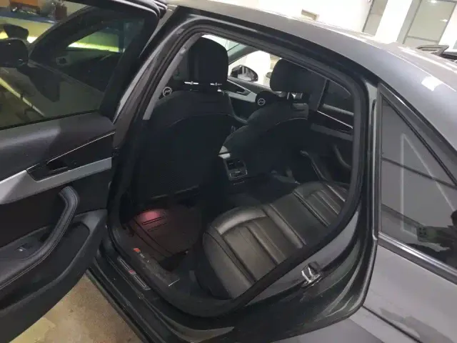 Audi A4L — Фото автомобиля 5