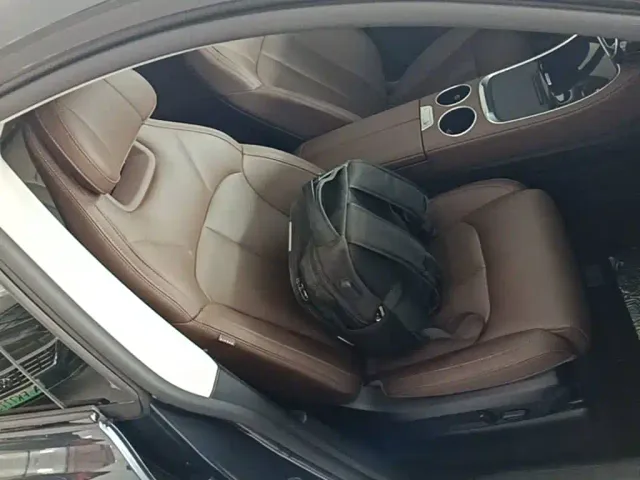 Leapmotor C11 — Фото автомобиля 24