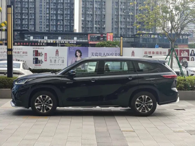 Toyota Crown Kluger — Фото автомобиля 5