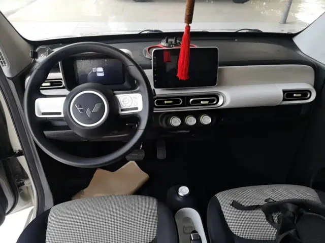 Wuling Hongguang Mini EV — Фото автомобиля 9