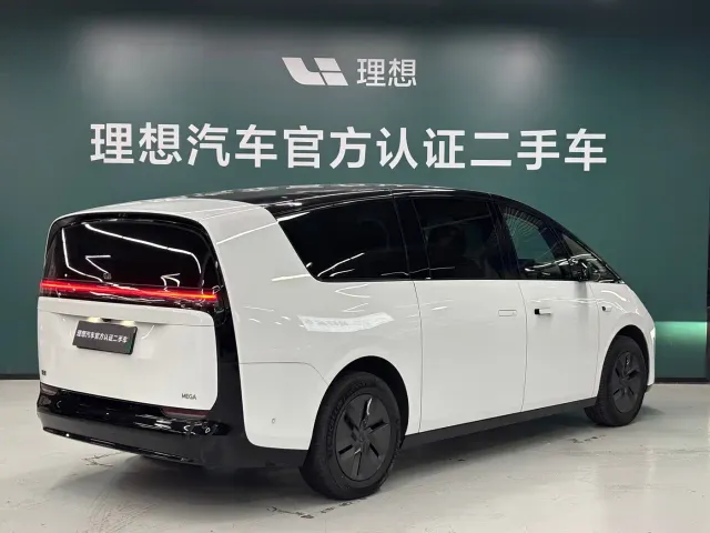 Li Auto MEGA — Фото автомобиля 3