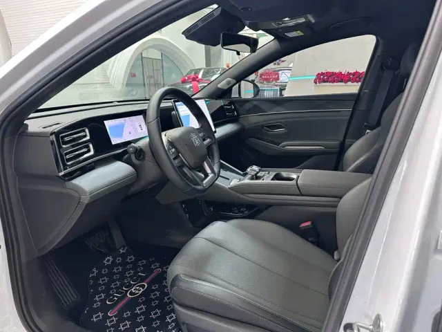 BYD Qin L — Фото автомобиля 6