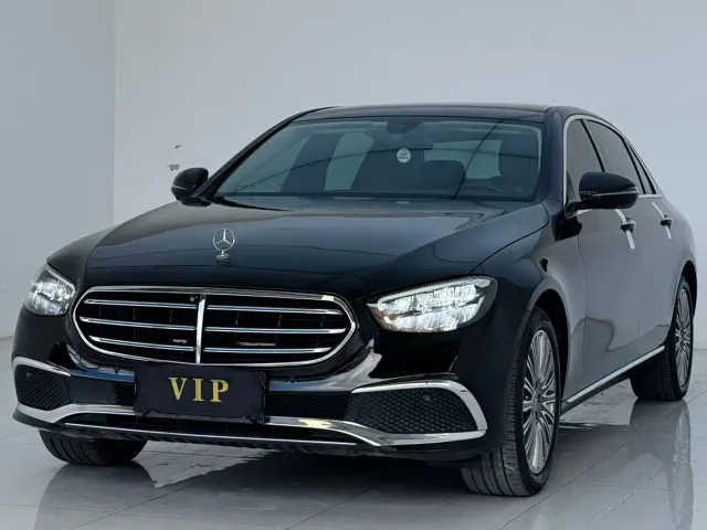 Mercedes-Benz E-Class — Фото автомобиля 3