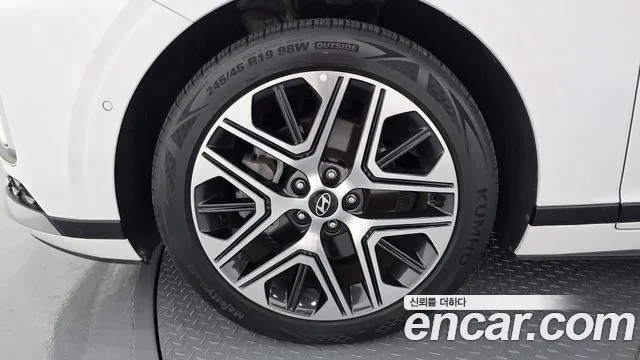 Hyundai Grandeur Grandeur (GN7) 2.5 Бензин 2WD — Фото автомобиля 5