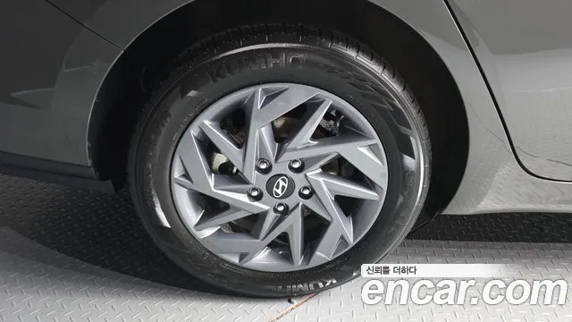 Hyundai Avante CN7 — Фото автомобиля 5