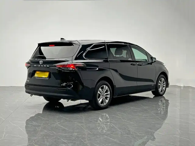 Toyota Sienna — Фото автомобиля 6
