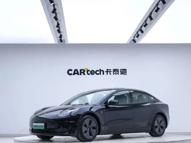 Фотография автомобиля — Tesla Model 3