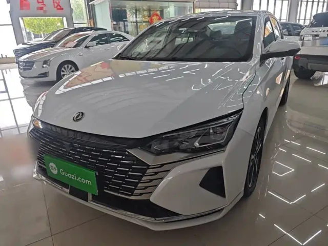 Фотография автомобиля — Dongfeng Yixuan MAX