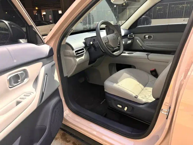 Leapmotor A10 — Фото автомобиля 7