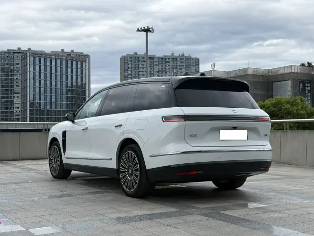 Nio ES8 — Фото автомобиля 7