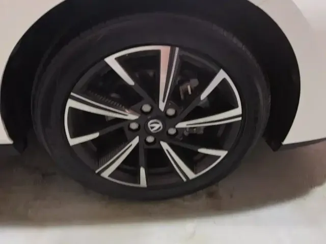 Changan Eado — Фото автомобиля 6