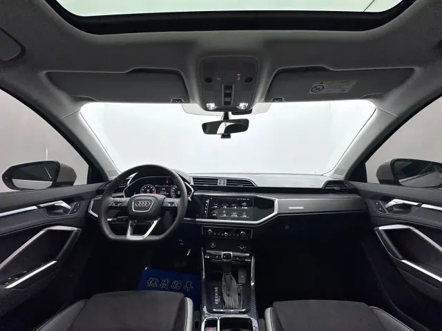 Audi Q3 — Фото автомобиля 11