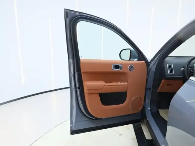 Li Auto Li L8 2025 Ultra Smart Renewal Edition — Фото автомобиля 22