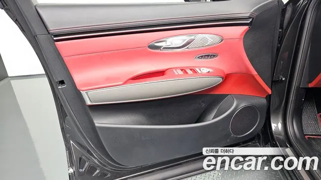 Genesis GV70 — Фото автомобиля 13